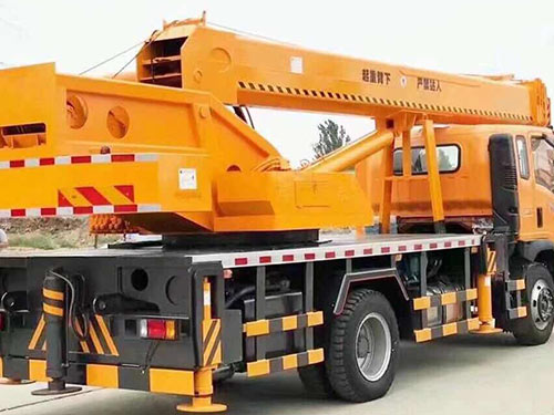 吊車